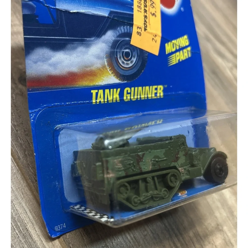 Hot Wheels 1989 Tank Gunner #83 – Rare Blue‎ Card Military Vehicle
